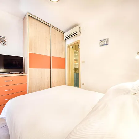 Apartamento Gracin - One Bedroom With Terrace A1 Povlja (Brac)