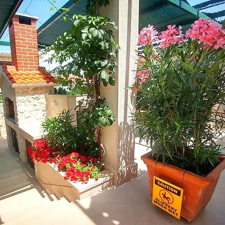 Gracin - One Bedroom With Terrace A1 * Povlja (Brac)